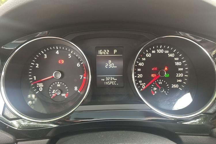 Used Volkswagen Sagitar 2017 230TSI Automatic Comfort Version Instrument Cluster