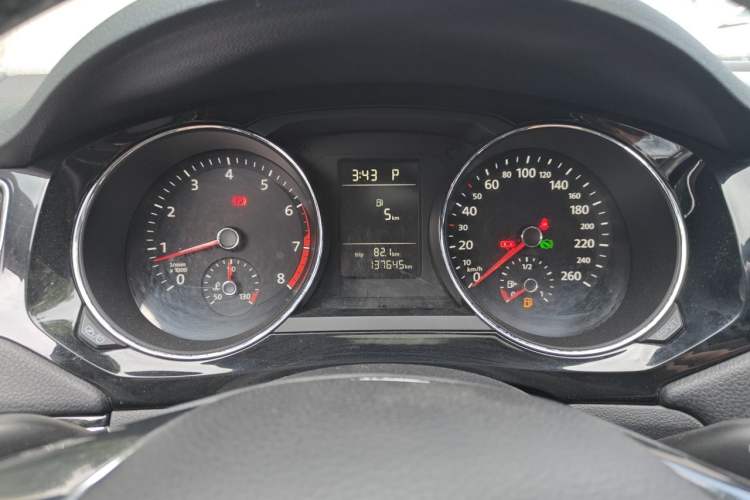 Used Volkswagen Sagitar 2017 230TSI Automatic Comfort Version Instrument Cluster