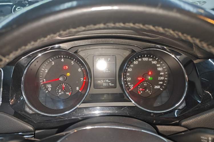 Used Volkswagen Sagitar 2017 230TSI Automatic Comfort Version Instrument Cluster