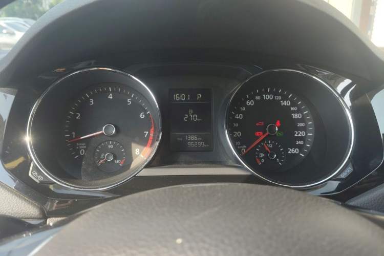 Used Volkswagen Sagitar 2017 230TSI Automatic Comfort Version Instrument Cluster