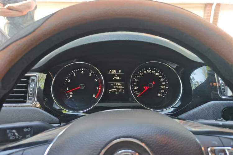 Used Volkswagen Sagitar 2017 1.6L Automatic Comfort Model Instrument Cluster