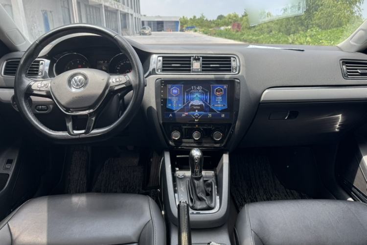 Used Volkswagen Sagitar 2017 230TSI Automatic Comfort Version Interior 1