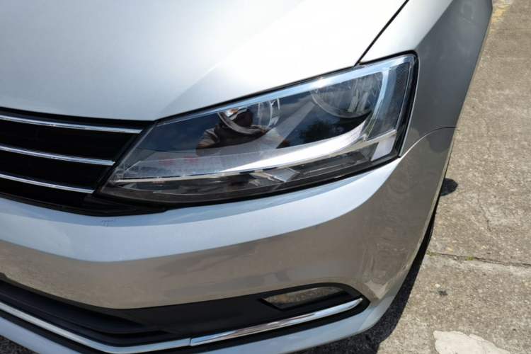 Used Volkswagen Sagitar 2017 230TSI Automatic Comfort Version Left Front Headlight