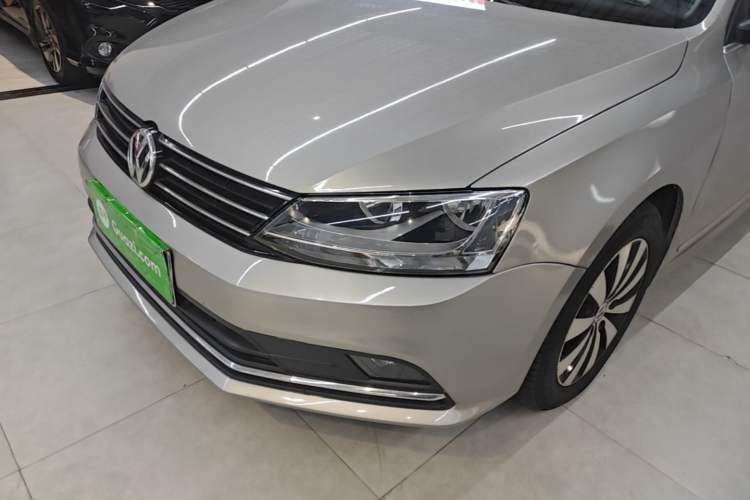 Used Volkswagen Sagitar 2017 230TSI Automatic Comfort Version Left Front Headlight