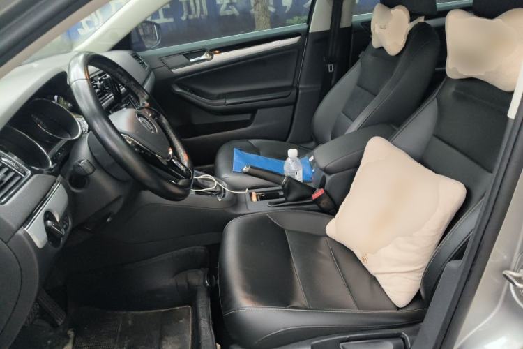Used Volkswagen Sagitar 2017 230TSI Automatic Comfort Version Left Front Seat