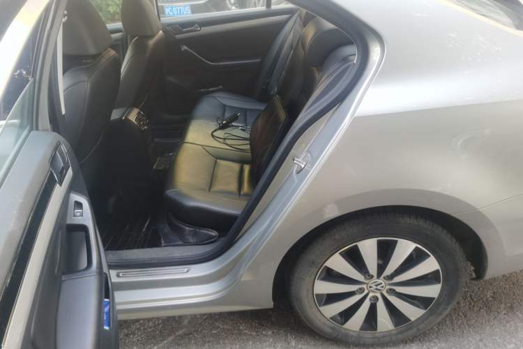 Used Volkswagen Sagitar 2017 230TSI Automatic Comfort Version Left Rear Seat