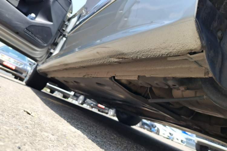 Used Volkswagen Sagitar 2017 230TSI Automatic Comfort Version Left Side Sill