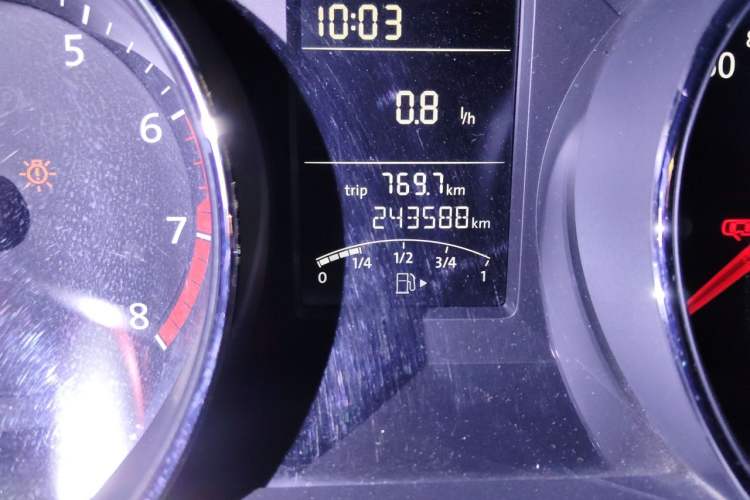 Used Volkswagen Sagitar 2017 1.6L Manual Comfort Model Odometer Close Up