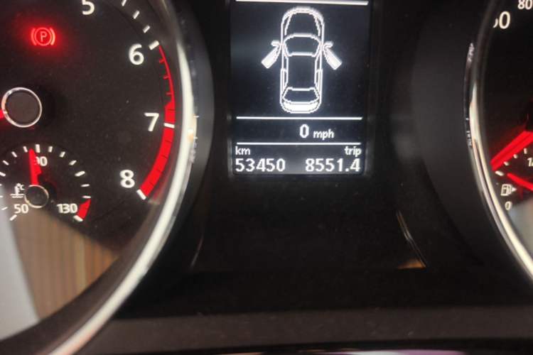 Used Volkswagen Sagitar 2017 230TSI Automatic Luxury Edition Odometer Close Up