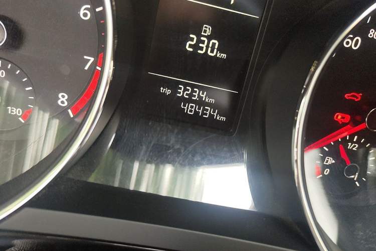 Used Volkswagen Sagitar 2017 230TSI Automatic Comfort Version Odometer Close Up