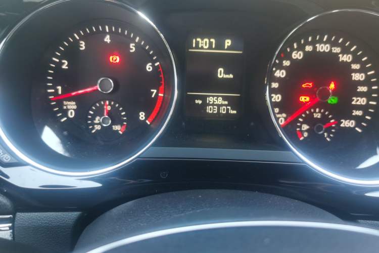Used Volkswagen Sagitar 2017 230TSI Automatic Comfort Version Odometer Close Up