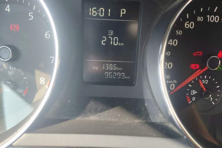 Used Volkswagen Sagitar 2017 230TSI Automatic Comfort Version Odometer Close Up