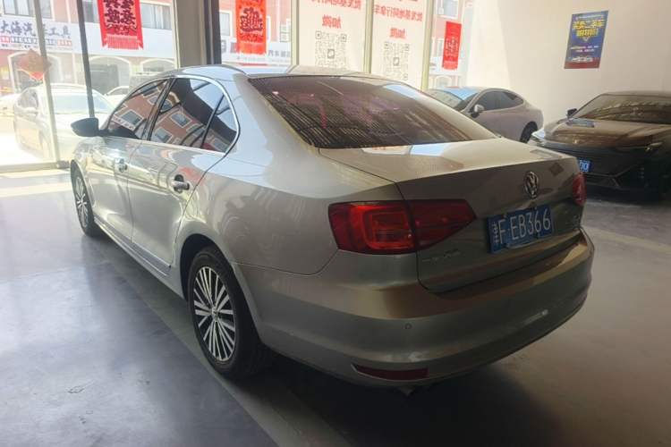 Used Volkswagen Sagitar 2017 230TSI Automatic Luxury Edition Rear Left 45 Deg