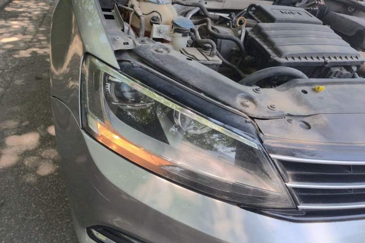 Used Volkswagen Sagitar 2017 1.6L Automatic Comfort Model Right Front Headlight