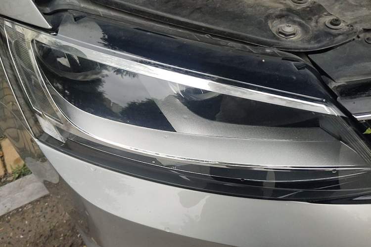 Used Volkswagen Sagitar 2017 230TSI Automatic Comfort Version Right Front Headlight