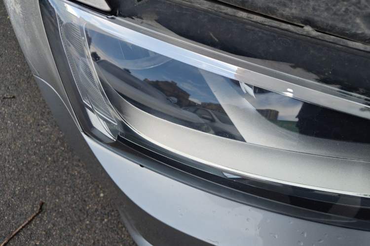 Used Volkswagen Sagitar 2017 230TSI Automatic Comfort Version Right Front Headlight