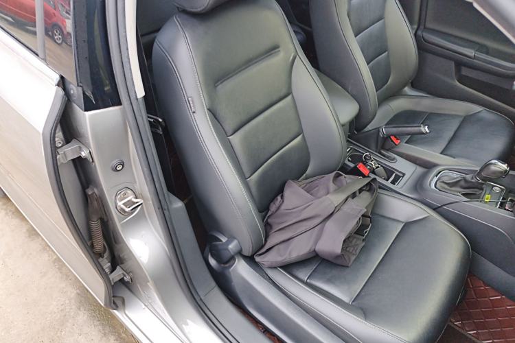 Used Volkswagen Sagitar 2017 230TSI Automatic Comfort Version Right Front Seat