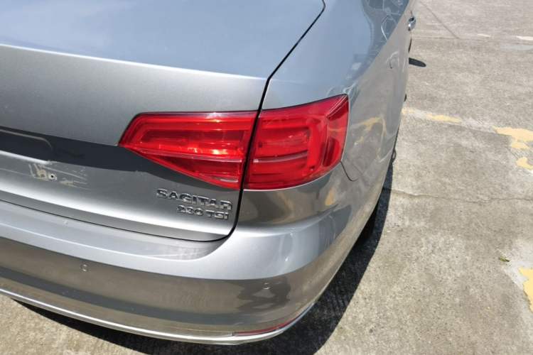 Used Volkswagen Sagitar 2017 230TSI Automatic Comfort Version Right Rear Taillight