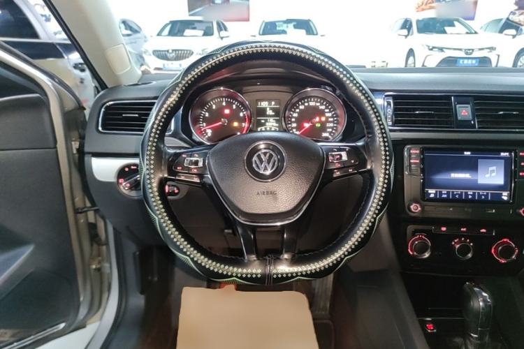 Used Volkswagen Sagitar 2017 1.6L Automatic Comfort Model Steering Wheel