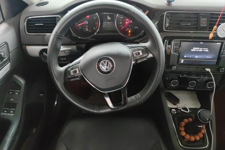 Used Volkswagen Sagitar 2017 230TSI Manual Comfort Model Steering Wheel