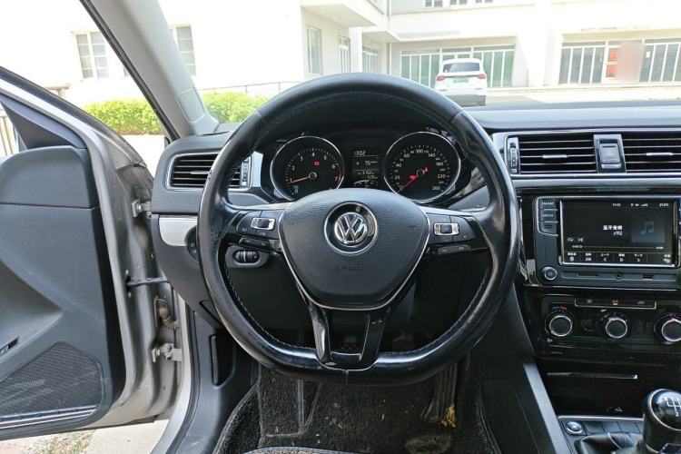 Used Volkswagen Sagitar 2017 1.6L Manual Comfort Model Steering Wheel