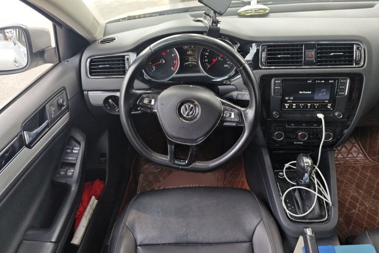 Used Volkswagen Sagitar 2017 1.6L Automatic Comfort Model Steering Wheel