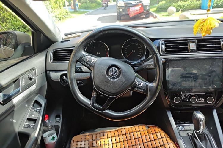 Used Volkswagen Sagitar 2017 1.6L Automatic Comfort Model Steering Wheel