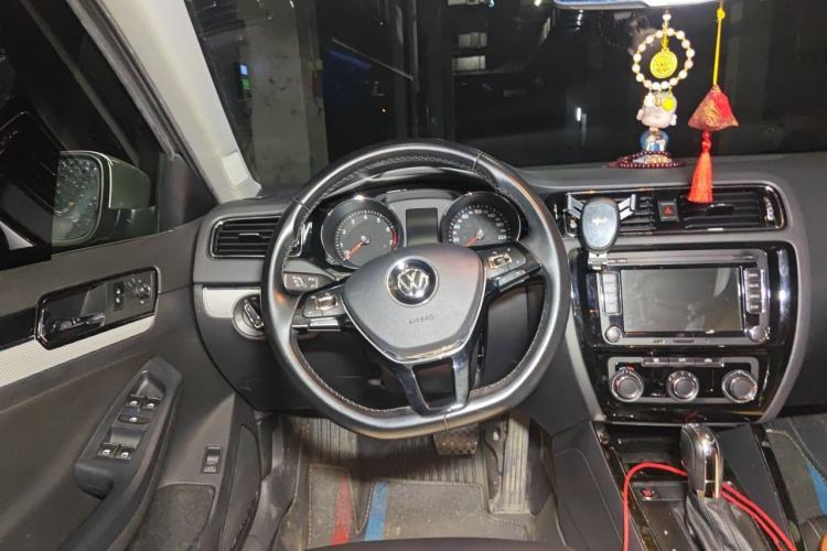 Used Volkswagen Sagitar 2017 1.6L Automatic Comfort Model Steering Wheel