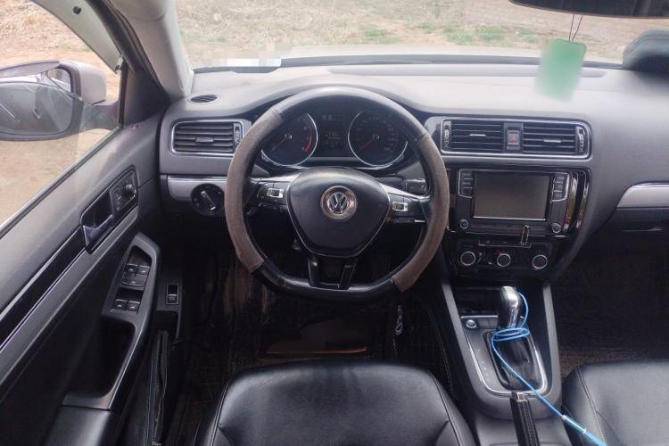 Used Volkswagen Sagitar 2017 1.6L Automatic Comfort Model Steering Wheel