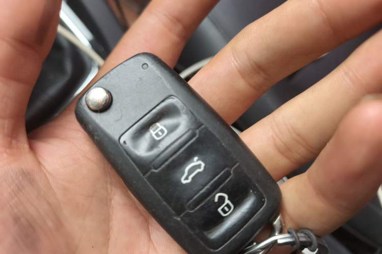 Used Volkswagen Sagitar 2017 1.6L Manual Comfort Model Vehicle Key