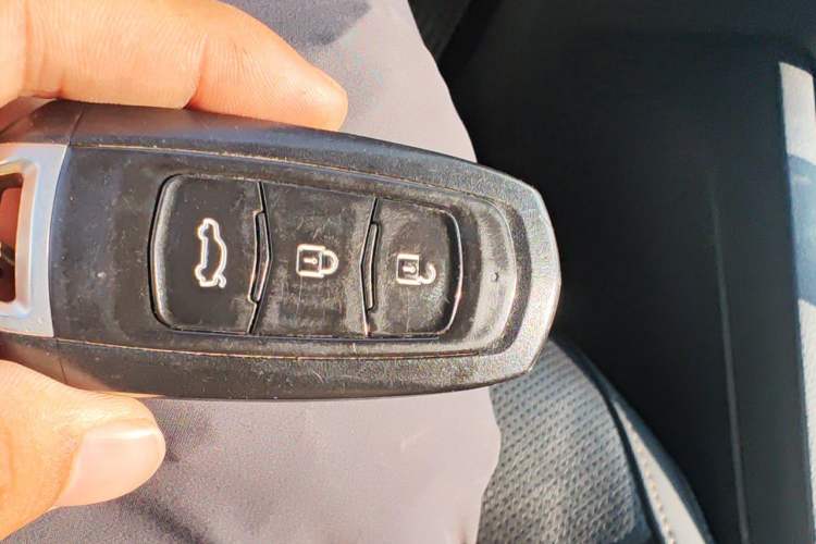 Used Volkswagen Sagitar 2017 230TSI Automatic Luxury Edition Vehicle Key