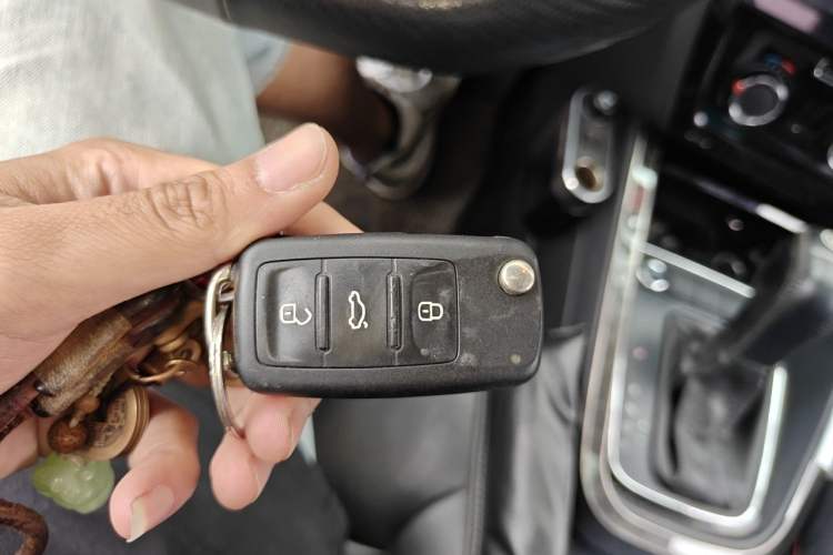 Used Volkswagen Sagitar 2017 230TSI Automatic Comfort Version Vehicle Key