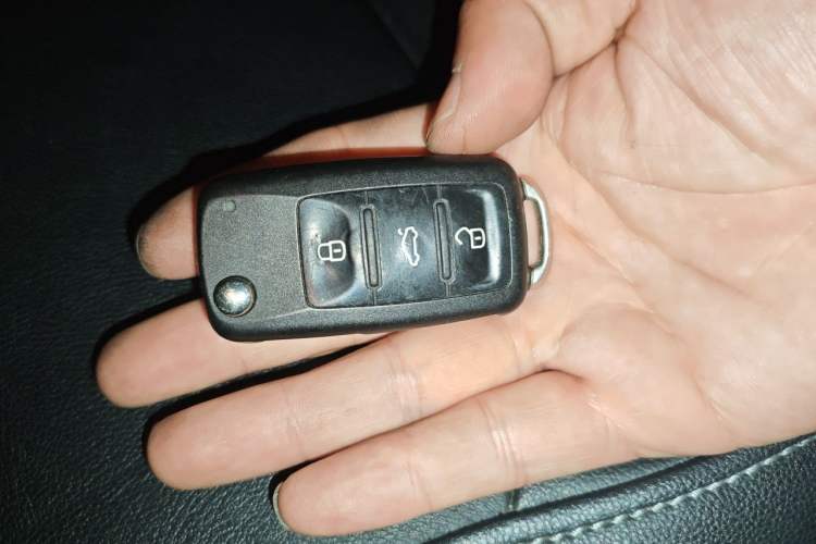 Used Volkswagen Sagitar 2017 230TSI Automatic Comfort Version Vehicle Key