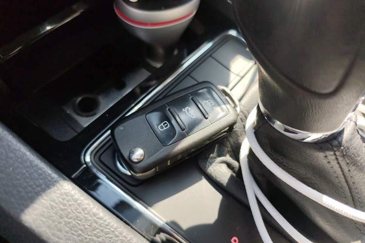 Used Volkswagen Sagitar 2017 1.6L Automatic Comfort Model Vehicle Key