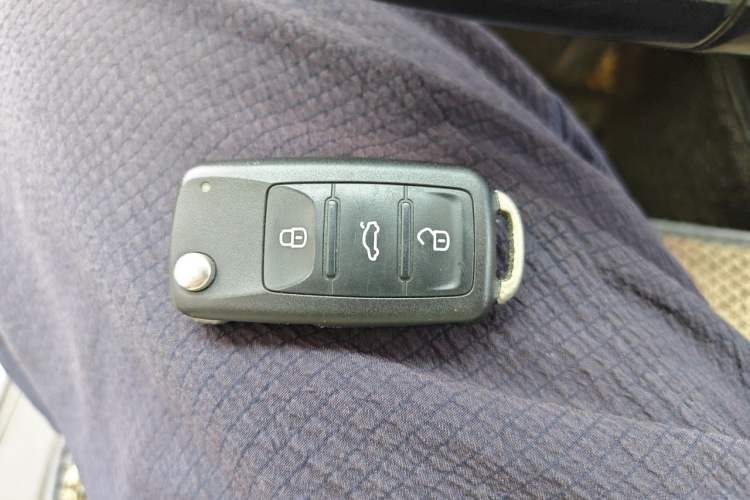 Used Volkswagen Sagitar 2017 1.6L Manual Comfort Model Vehicle Key