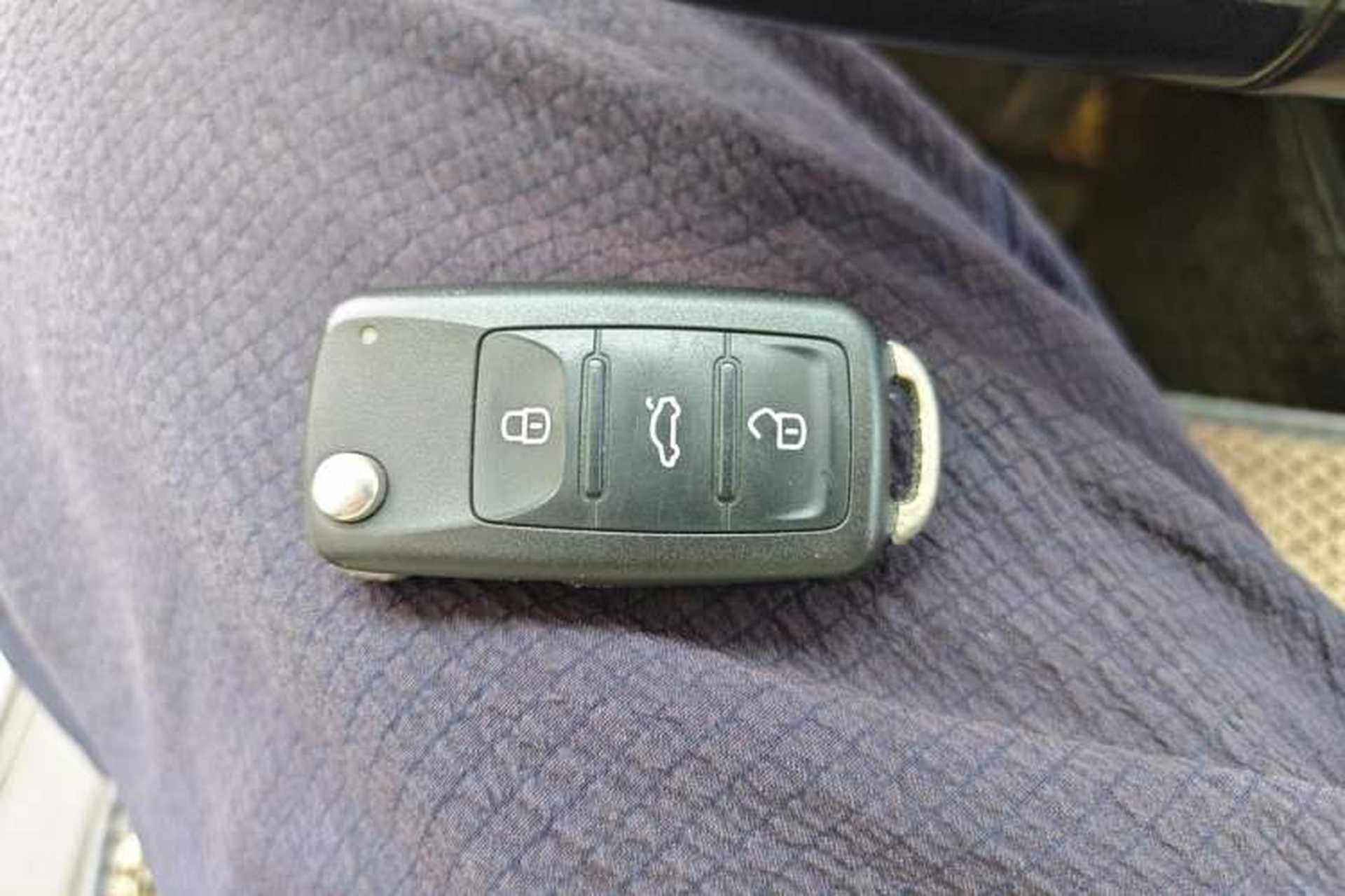 Used Volkswagen Sagitar 2017 1.6L Manual Comfort Model Vehicle Key
