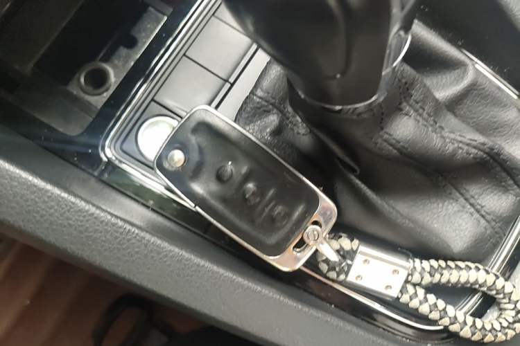 Used Volkswagen Sagitar 2017 230TSI Automatic Comfort Version Vehicle Key