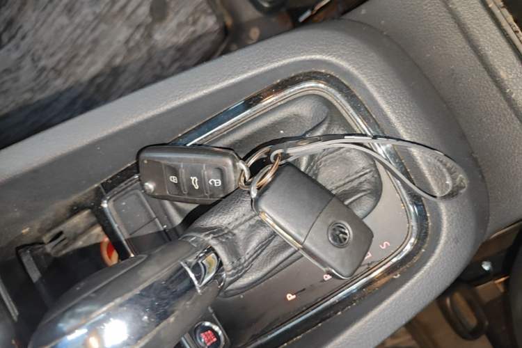 Used Volkswagen Sagitar 2017 230TSI Automatic Comfort Version Vehicle Key