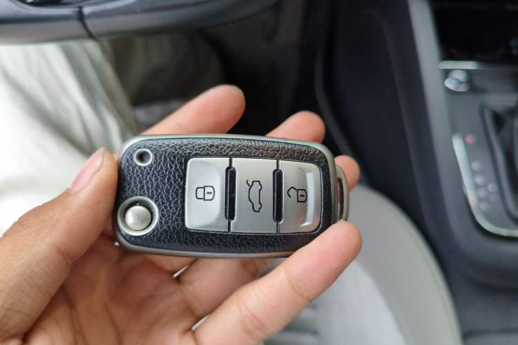 Used Volkswagen Sagitar 2017 230TSI Automatic Luxury Edition Vehicle Key