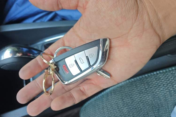 Used Volkswagen Sagitar 2017 1.6L Automatic Comfort Model Vehicle Key