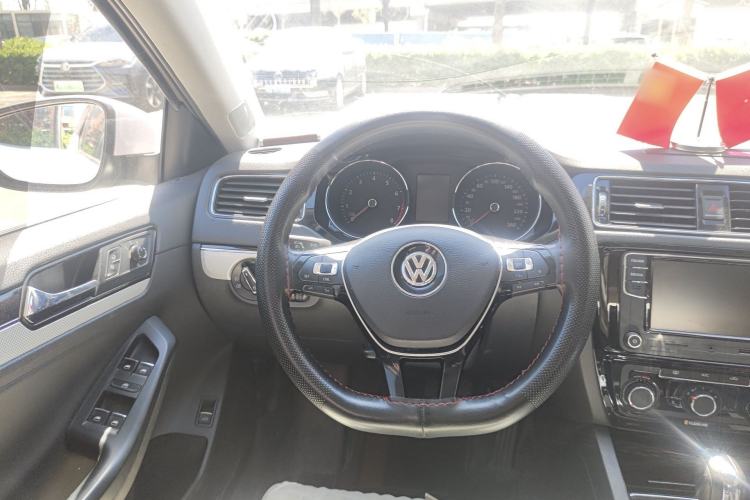 Used Volkswagen Sagitar 2017 1.6L Automatic Comfort Model Steering Wheel