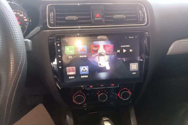Used Volkswagen Sagitar 2017 230TSI Automatic Comfort Version Audio And AC Panel