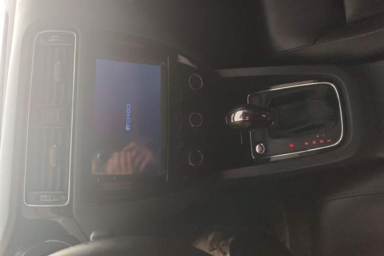 Used Volkswagen Sagitar 2017 1.6L Automatic Comfort Model Audio And AC Panel