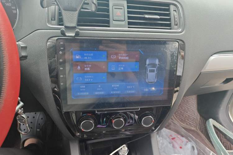 Used Volkswagen Sagitar 2017 1.6L Manual Fashion Model Audio And AC Panel