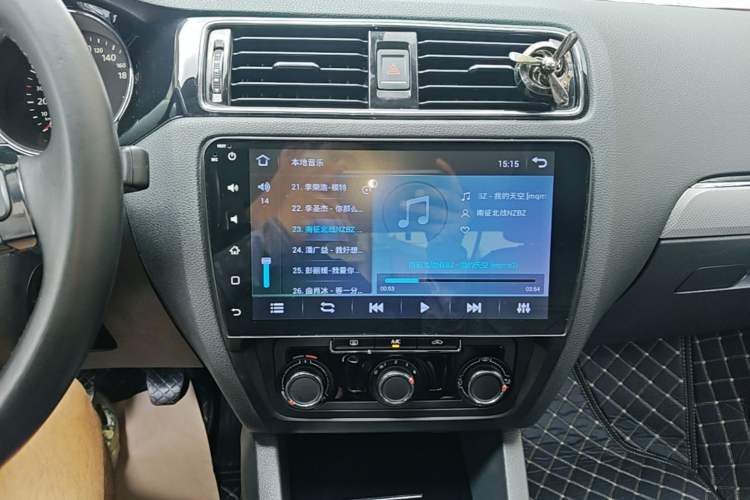 Used Volkswagen Sagitar 2017 1.6L Manual Comfort Model Audio And AC Panel
