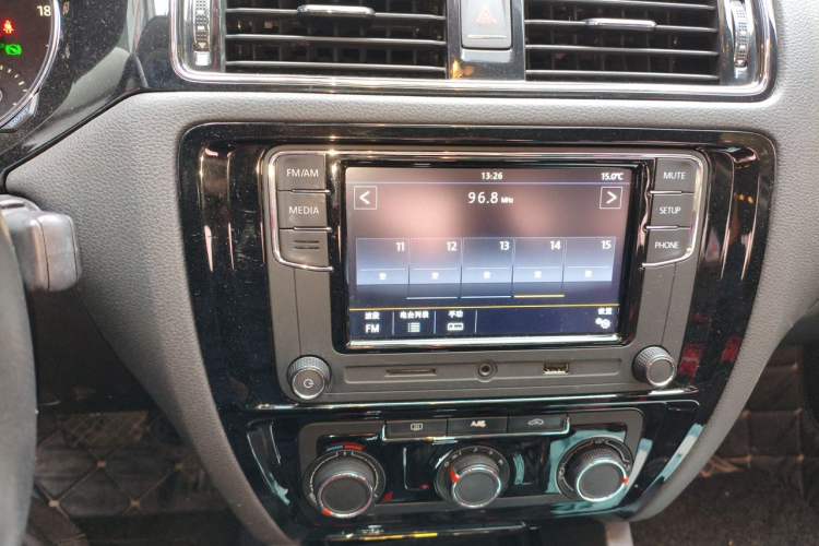 Used Volkswagen Sagitar 2017 230TSI Automatic Comfort Version Audio And AC Panel