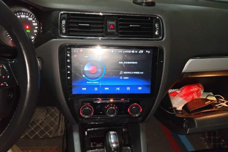 Used Volkswagen Sagitar 2017 180TSI Automatic Leading Model Audio And AC Panel