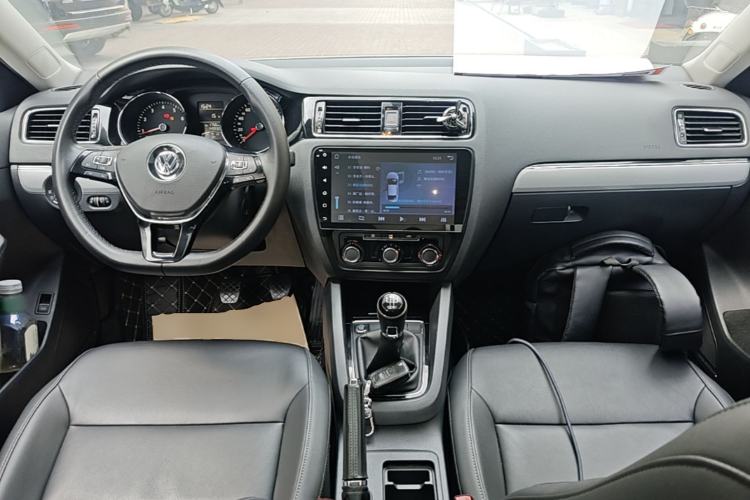 Used Volkswagen Sagitar 2017 1.6L Manual Comfort Model Center Console