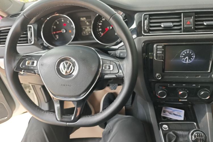 Used Volkswagen Sagitar 2017 1.6L Manual Comfort Model Center Console