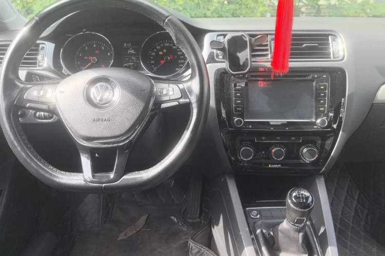Used Volkswagen Sagitar 2017 1.6L Manual Comfort Model Center Console